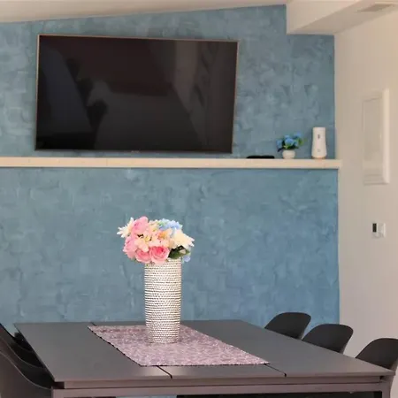 Apartment Ana *