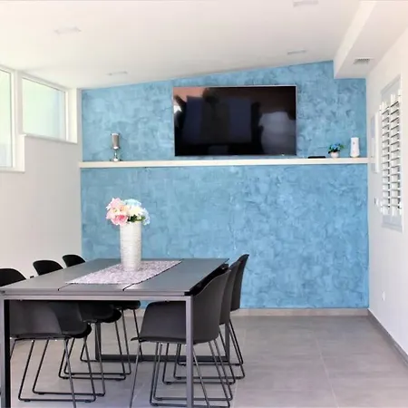 Apartment Ana *