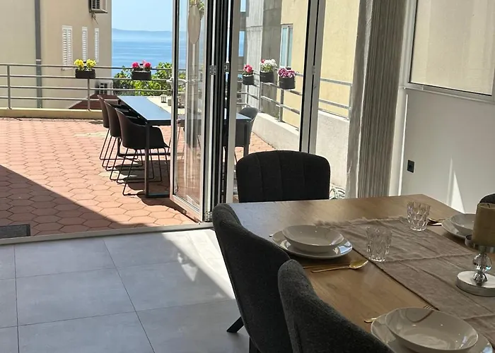 Ana * Макарська