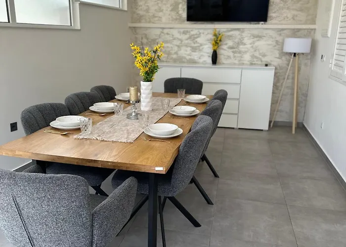 Ana * Макарська